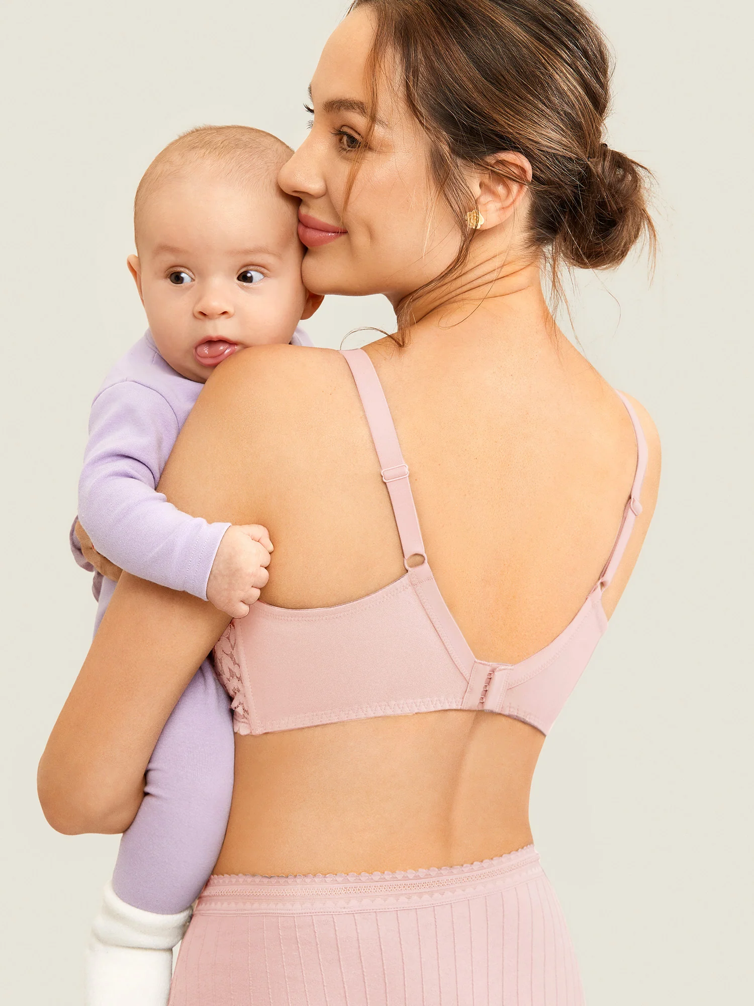 Lace Hands Free Pumping Bra - Image 12