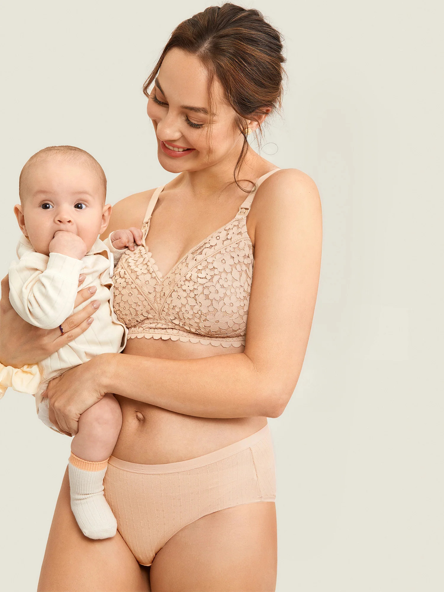 Lace Hands Free Pumping Bra - Image 5
