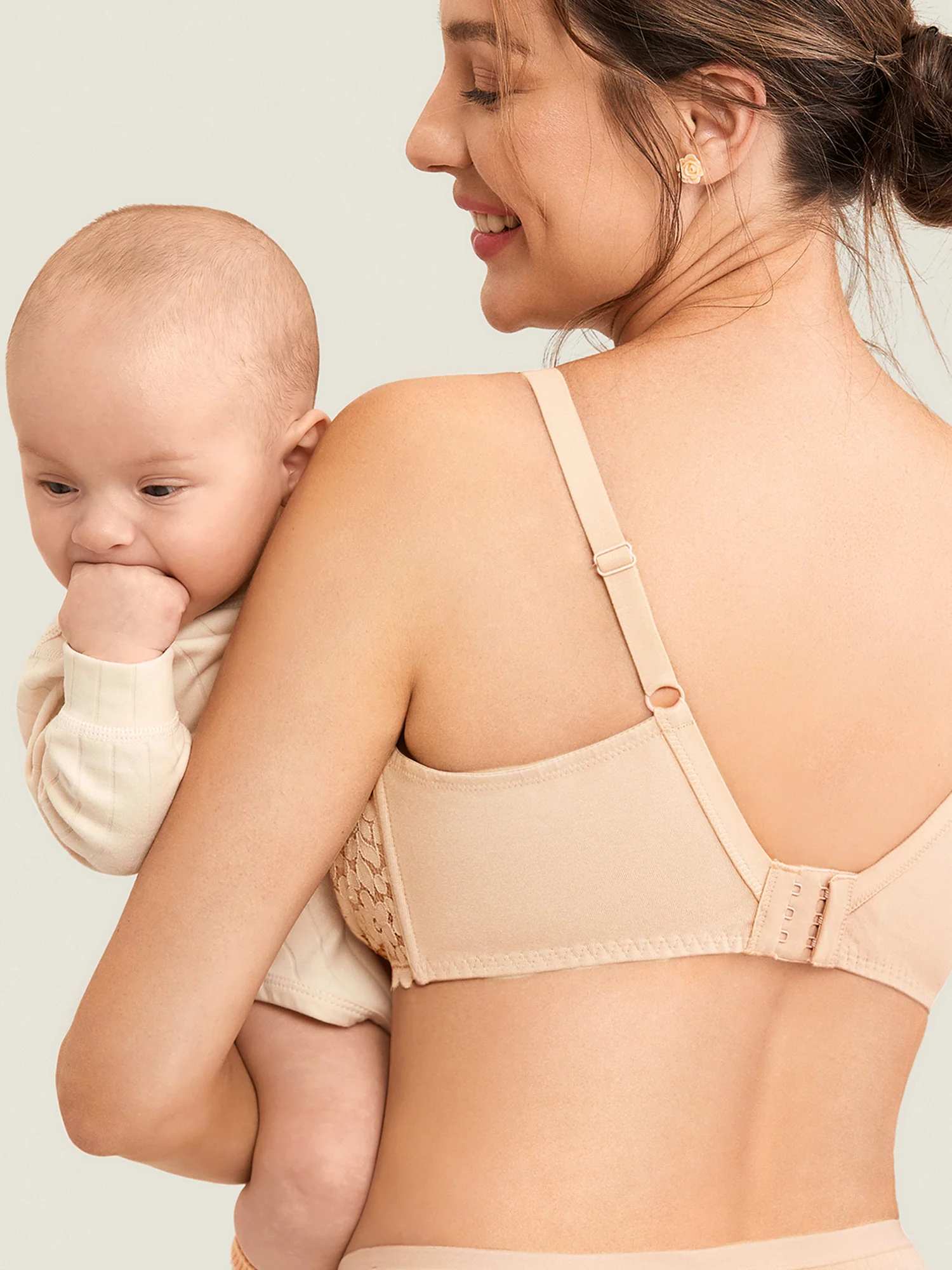 Lace Hands Free Pumping Bra - Image 7