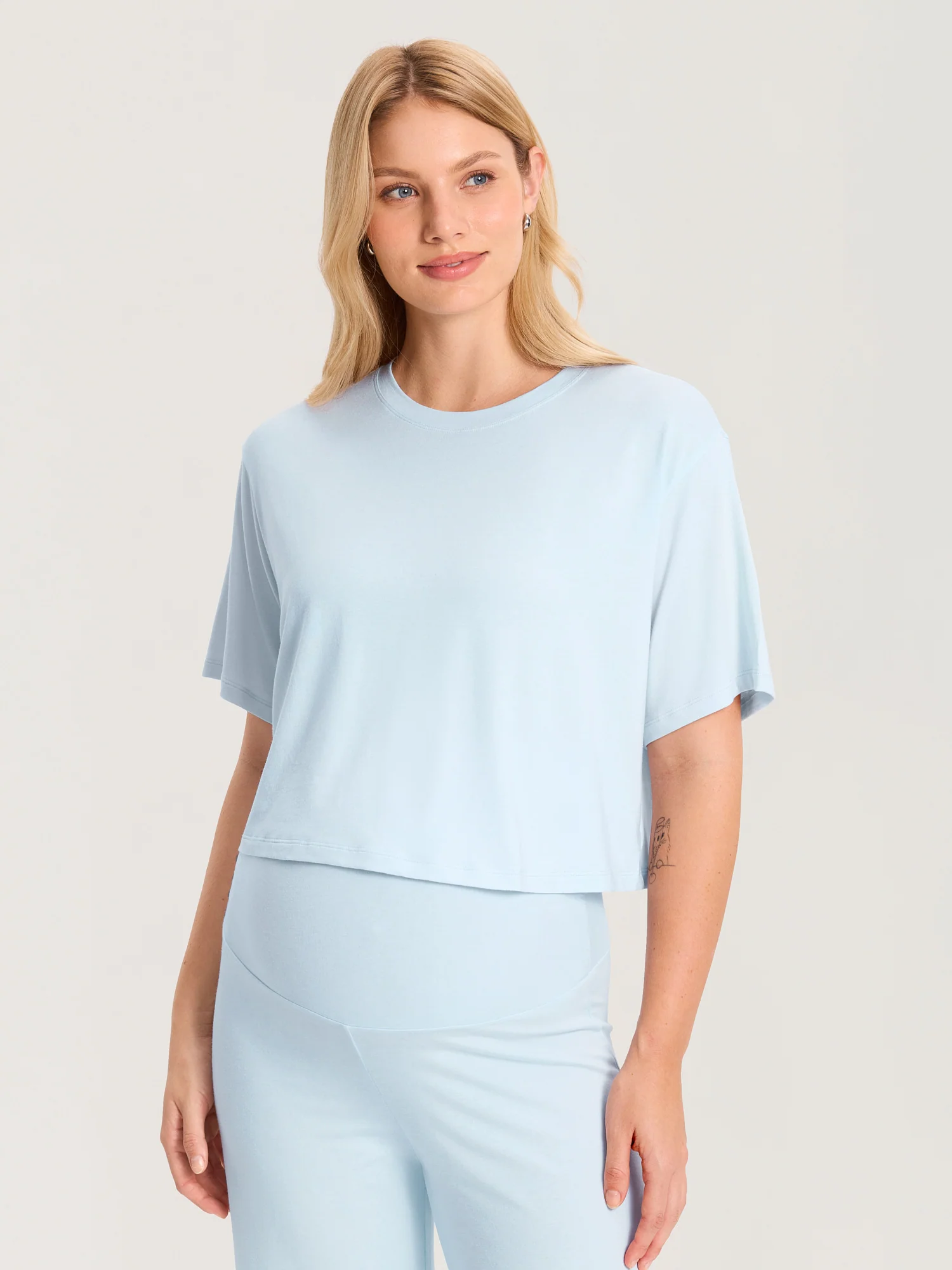 Modal Cotton Short Sleeve Loose Crop Tee - Image 16