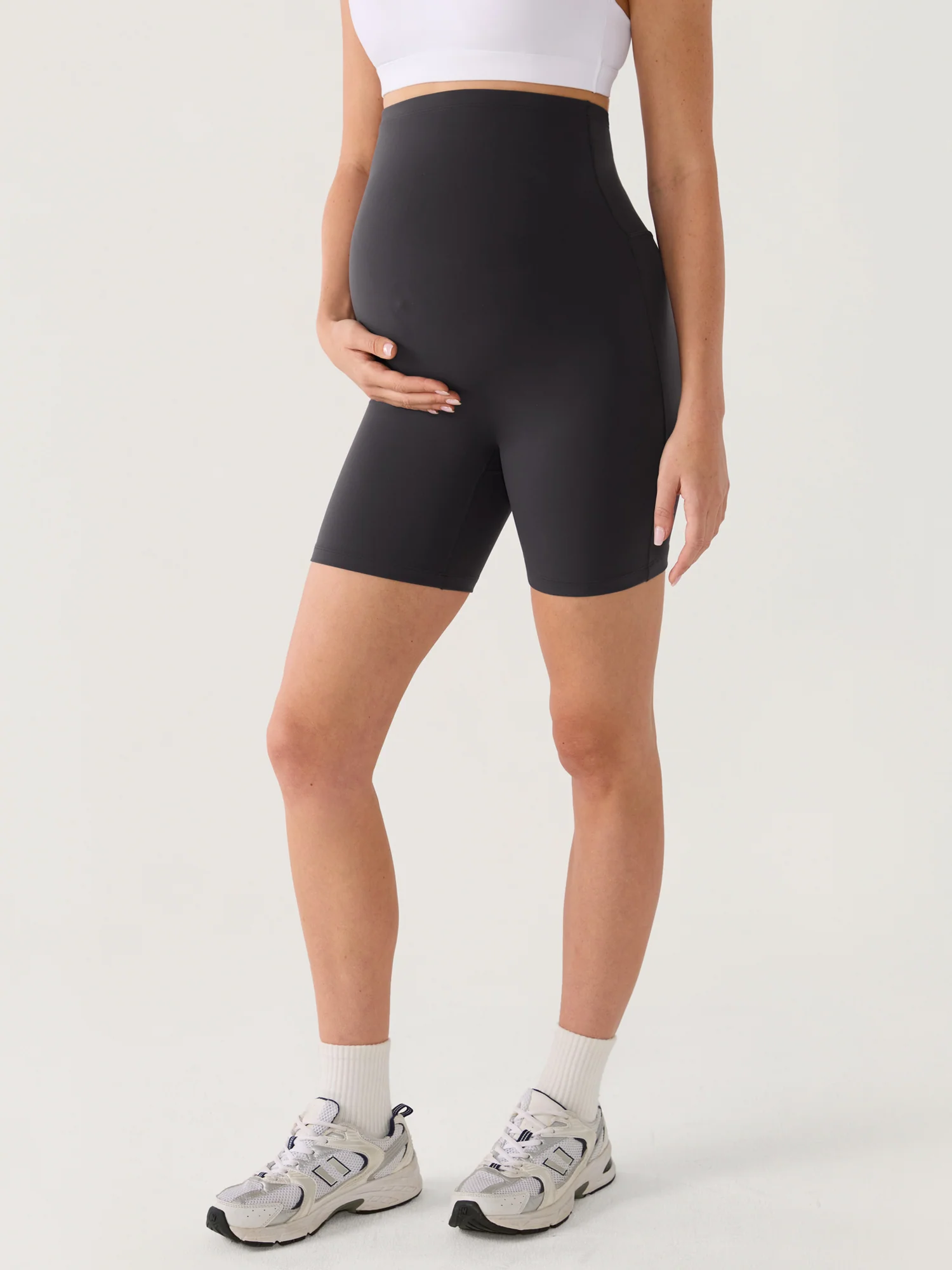 Natrelax® Seamless-Front Maternity Shorts 6" - Image 10